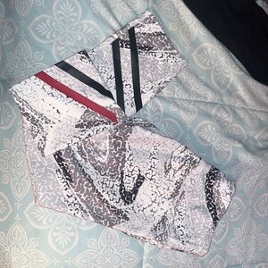 XS workout patterned leggings
